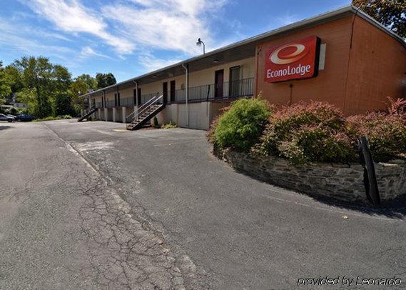 Red Roof Inn Stroudsburg Exterior photo